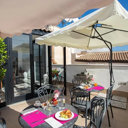 Dimora Sinibaldi Bed & Breakfast 2*