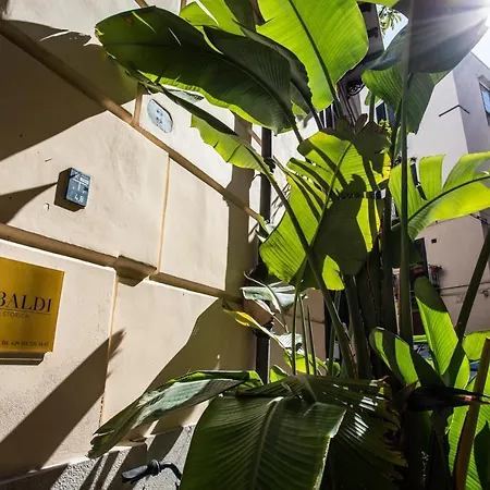 Dimora Sinibaldi Bed & Breakfast 2*