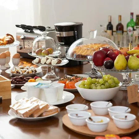 Dimora Sinibaldi Bed & Breakfast 2*