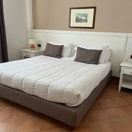 Al Balhara Suites & 5*
