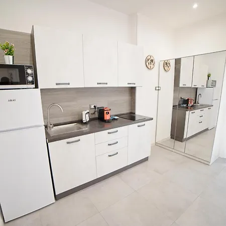 Luxury Citylife Apartment *