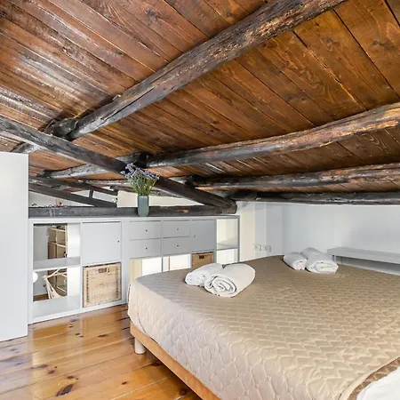 Vucciria Flat With Small Terrace Palermo