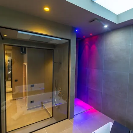 Alojamento de Acomodação e Pequeno-almoço Gold Suite&spa