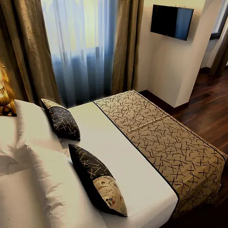 Palazzo Cartari מלון 4*