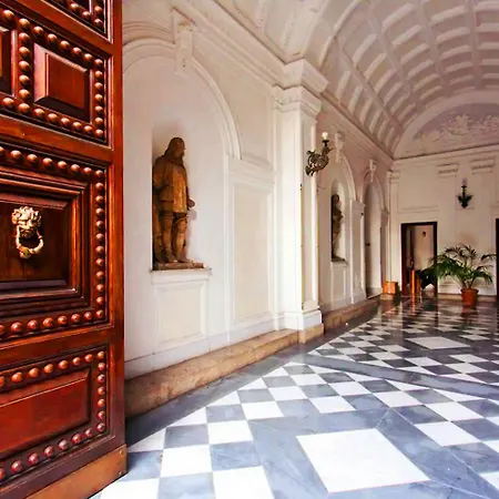 Attico Al Teatro Politeama Apartment *