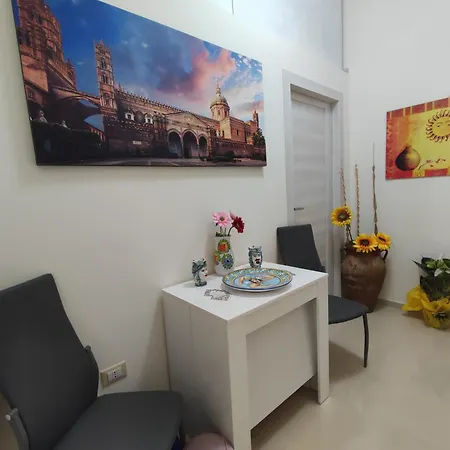 Sicily Trinacria House פלרמו