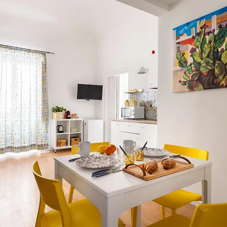 Agata E Rosalia 2 Bedroom Flat At The Quattro Canti Apartment