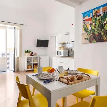 Agata E Rosalia 2 Bedroom Flat At The Quattro Canti *
