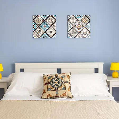 Agata E Rosalia 2 Bedroom Flat At The Quattro Canti * Palermo