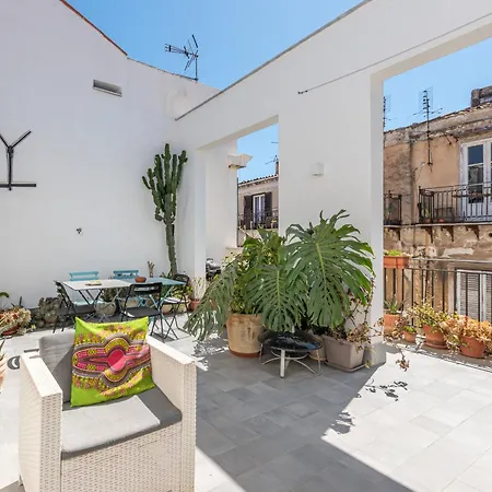 Apartment Una Terrazza Su Via Calderai By Wonderful Italy Palermo