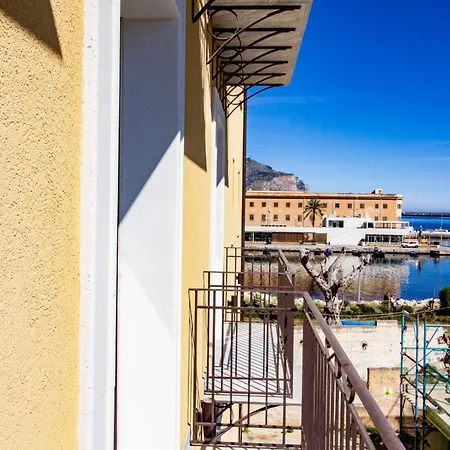 Erasmo Luxury Vista Mare Palermo