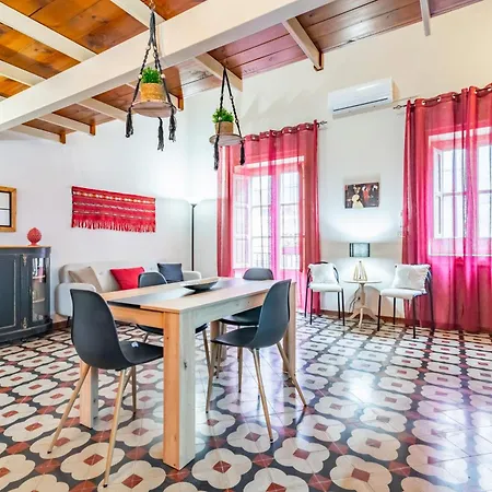 The Traveller's House - Station Palermo