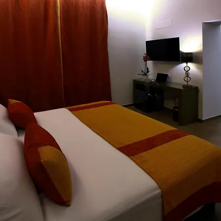 מלון Palazzo Cartari 4*