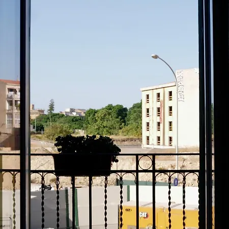 Pensión Isola Dei Tesori - *