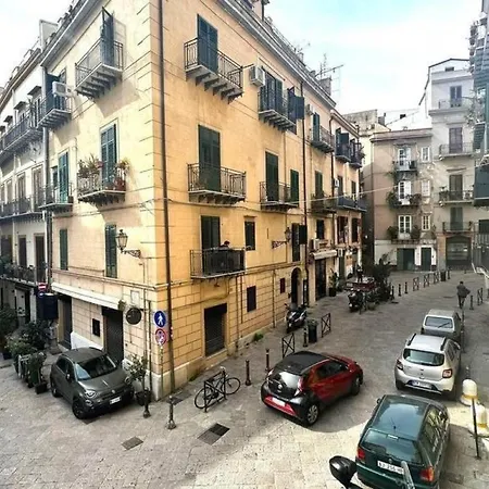 Appartamento Nel Centro Storico Di - Via Meli's House Palermo