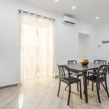 Erasmo Luxury Vista Mare Apartment *