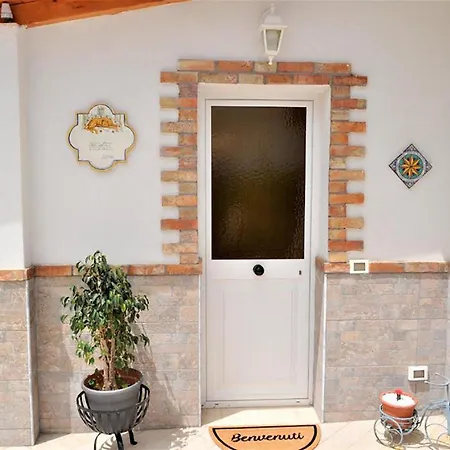 Small Paradise * باليرمو