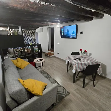 Virginia House 3 *