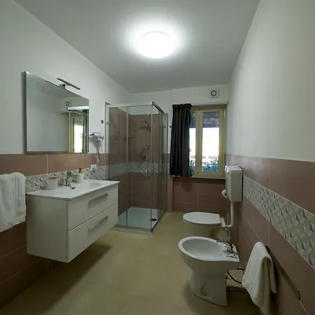 Un Passo Dal Porto Bed & Breakfast *
