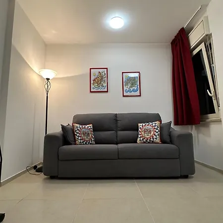 Un Passo Dal Porto Palermo