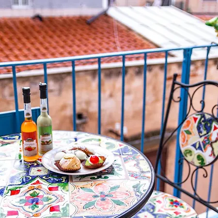 Sicily Trinacria House *