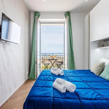 Erasmo Luxury Vista Mare Apartment *