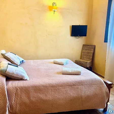 Le Al Cassaro بيت ضيافة *