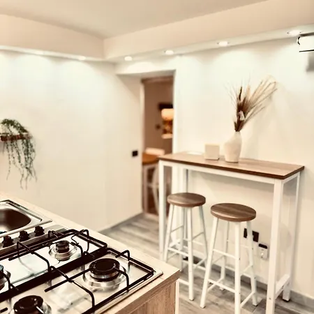 A Centro Vicino Stazione Mercato E Attrazioni Apartment