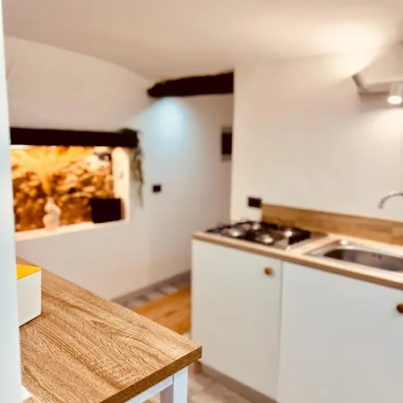 A Centro Vicino Stazione Mercato E Attrazioni Apartment