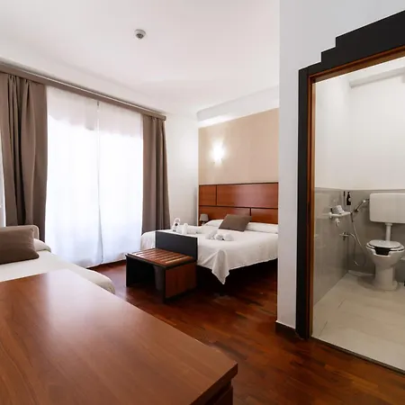 Otel Center 2*