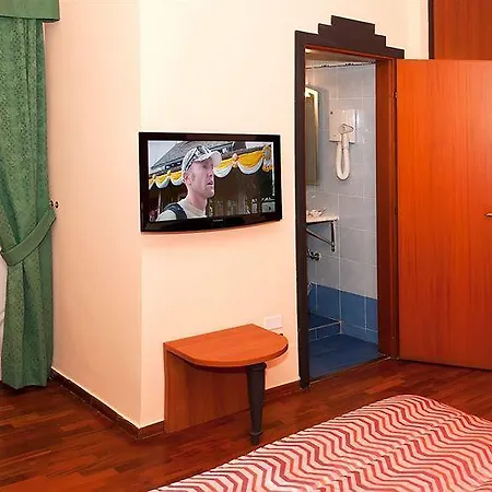 Otel Center 2*