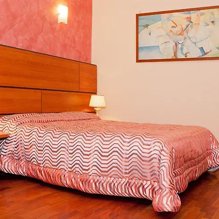 Otel Center 2*
