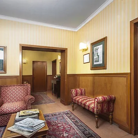 Residenza D'aragona Hotel