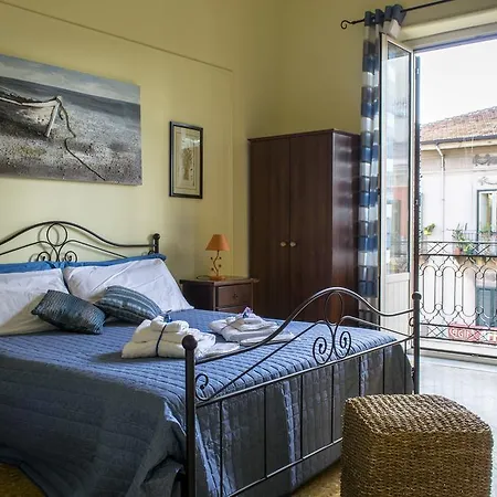 Politeama Square Bed & Breakfast 2*