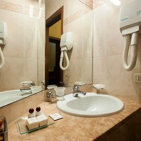 Hotel Residenza D'aragona 4*