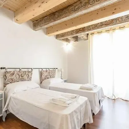 Capo Domus Couette-café 2*