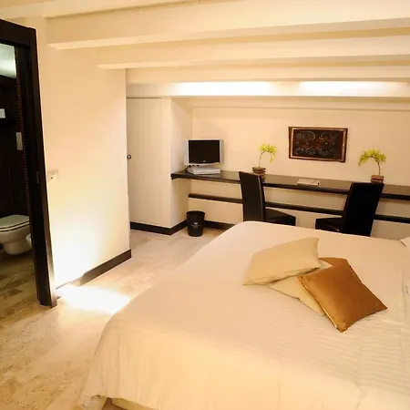 أوسياردهوم فندق 4*
