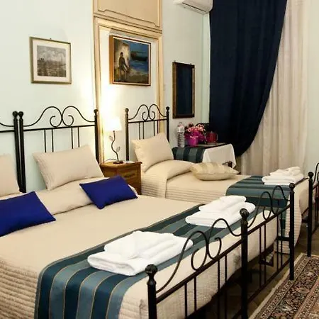 Locami Holiday&rooms Piazzetta Messinese Frühstückspension