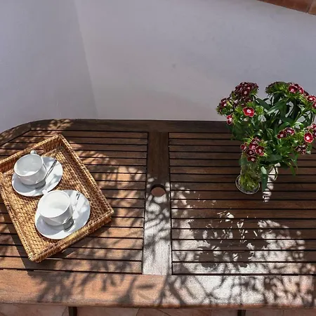 Bed & Breakfast 19 *