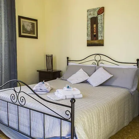 Politeama Square Bed & Breakfast 2*