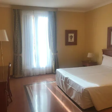 Residenza D'aragona Hotel