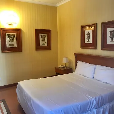 Hotel Residenza D'aragona 4*