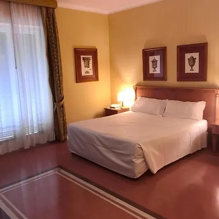 Hotel Residenza D'aragona 4*