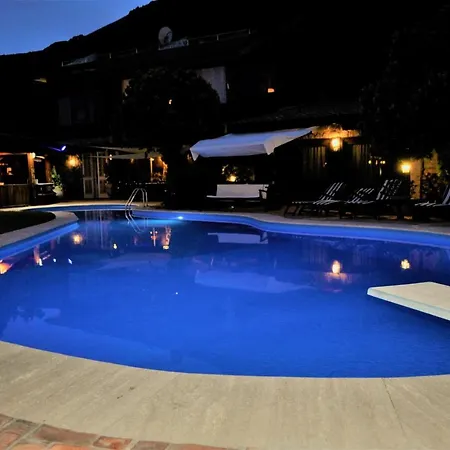Sis Holiday Private Villa *