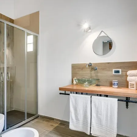 Castello Della Zisa Modern With Balcony Apartment