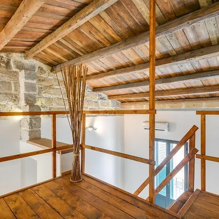 Apartment Castello Della Zisa Modern With Balcony