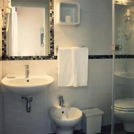 Al Decoro Oda ve Kahvaltı 3*