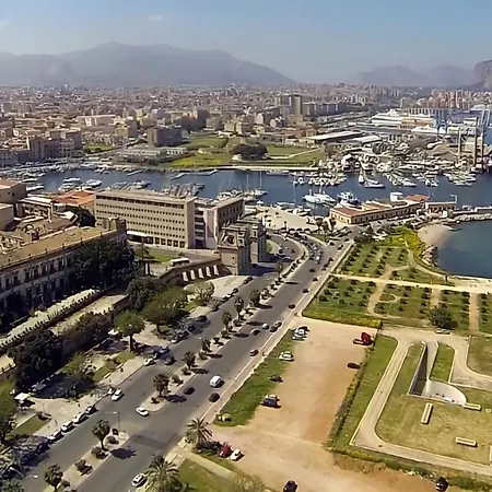 بيت ضيافة Garibaldi 29 - Piazza Marina A - In Pieno Centro.
