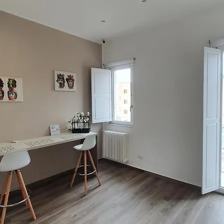بيت ضيافة Garibaldi 29 - Piazza Marina A - In Pieno Centro. 2*