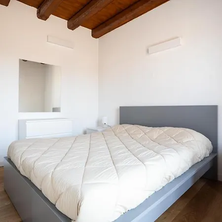 Blu - Palazzo Del Buon Pastore